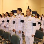 นายเฉลิมพล ก่อกิจเถกิงกูล รองอธิการบดีมหาวิทยาลัยการกีฬาแห่งชาติประจำวิทยาเขตชุมพร  พร้อมด้วยข้าราชการ พนักงาน และลูกจ้าง เข้าร่วมงานเฉลิมพระเกียรติ พระบาทสมเด็จพระมงกุฏเกล้าเจ้าอยู่หัว เนื่องในโอกาสวันคล้ายวันสวรรคตครบ 100 ปี